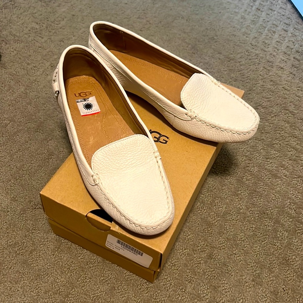White Women's Flores Leather Loafer size 8